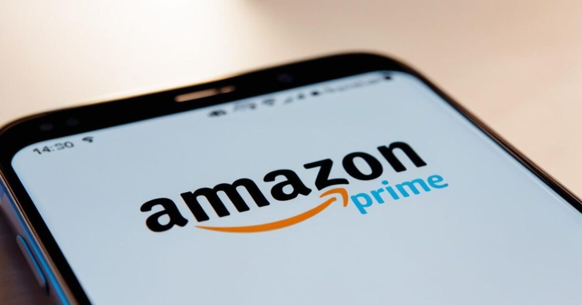Amazonプライムの無料体験を説明するロゴ画像。