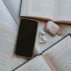 audibleとkindle unlimitedを比較するイメージ画像。